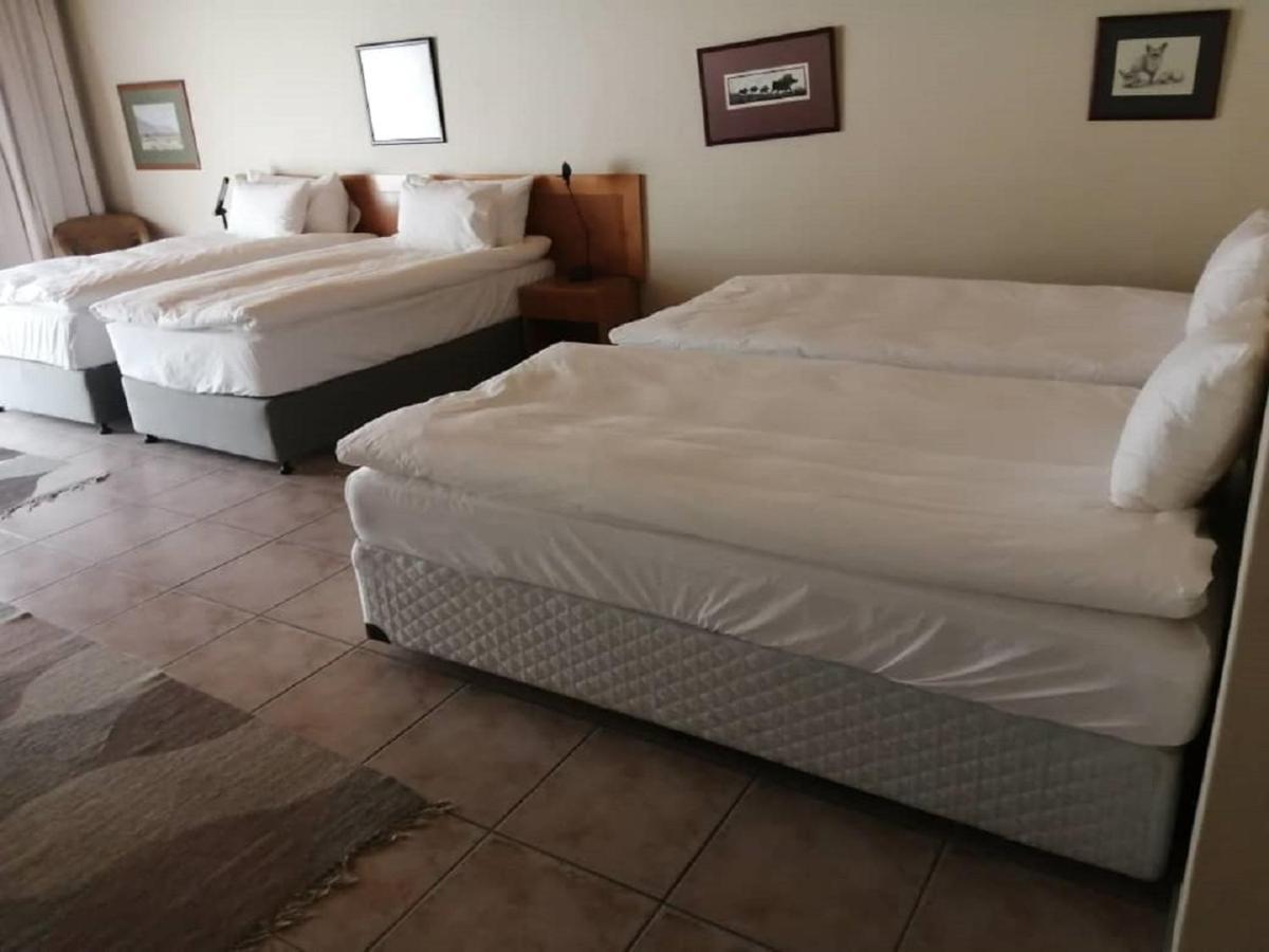 Hotel Pension Palmquell Klein Windhoek Eksteriør billede
